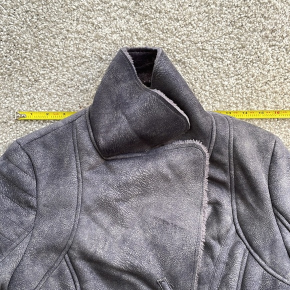 ✨Gray Winter Coat✨ - Picture 6 of 9